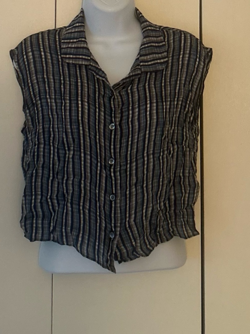 Thomas Sires Silk Striped mother of pearl button front Sleeveless Top S